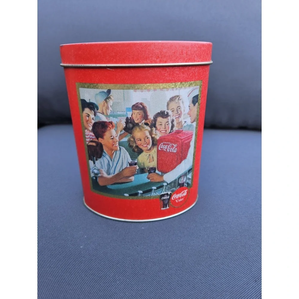 Two Tin Trinket Box Hershey's 1982 And Vintage Coca-cola